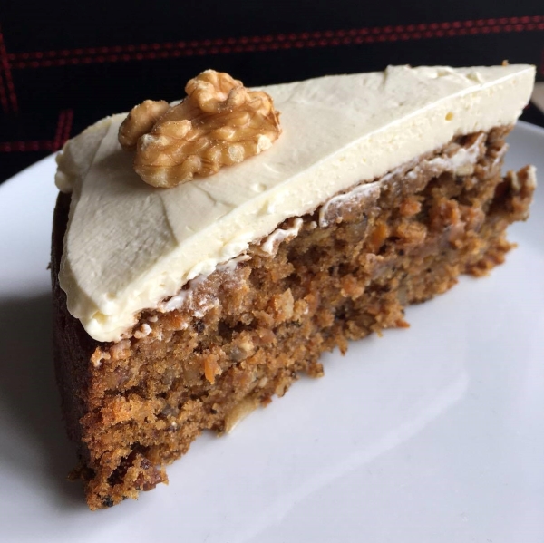 delicious rich carrot cake