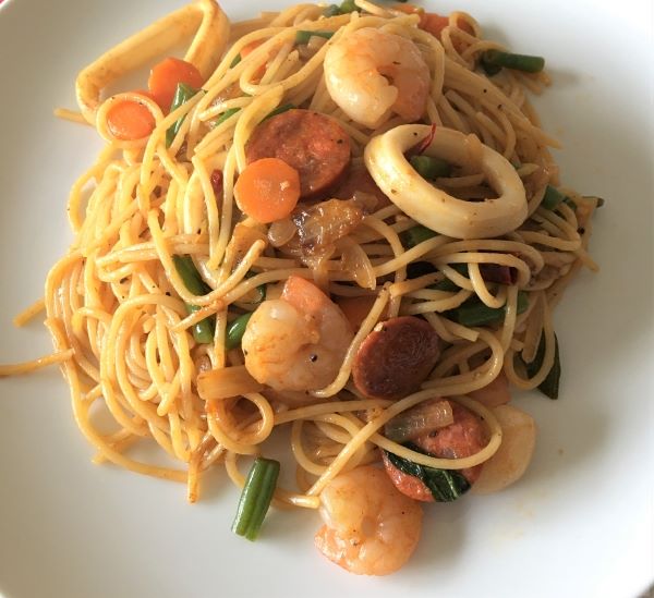 Seafood and spaghetti